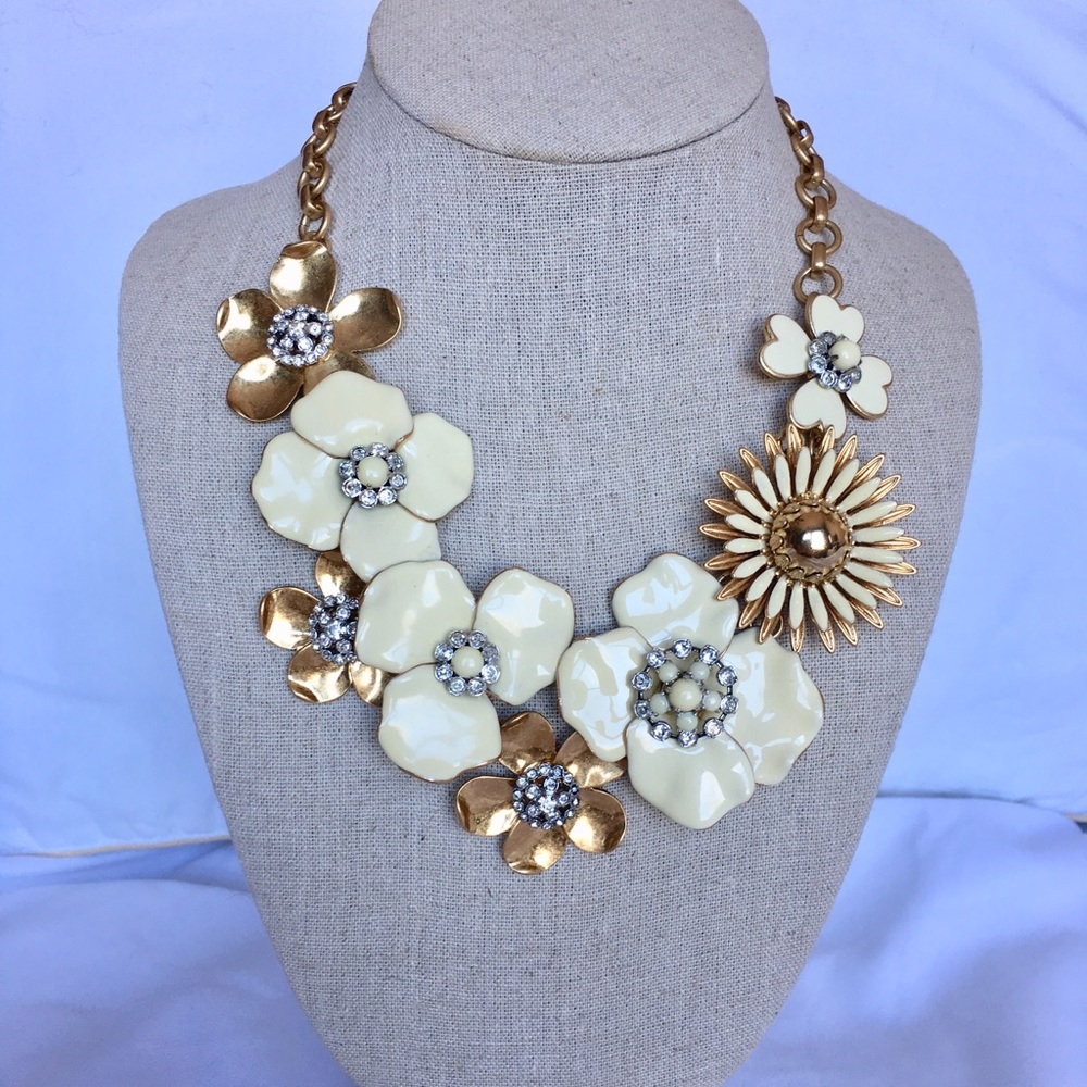 Stella & Dot Dot Bloom Statement Necklace
